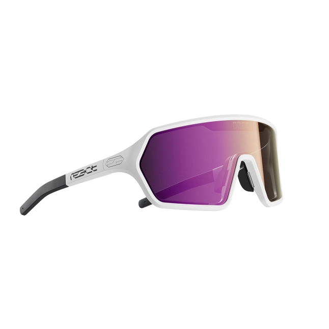 1500046react_rev_nova_white_right_646x646 1500046react_rev_nova_white_right_646x646